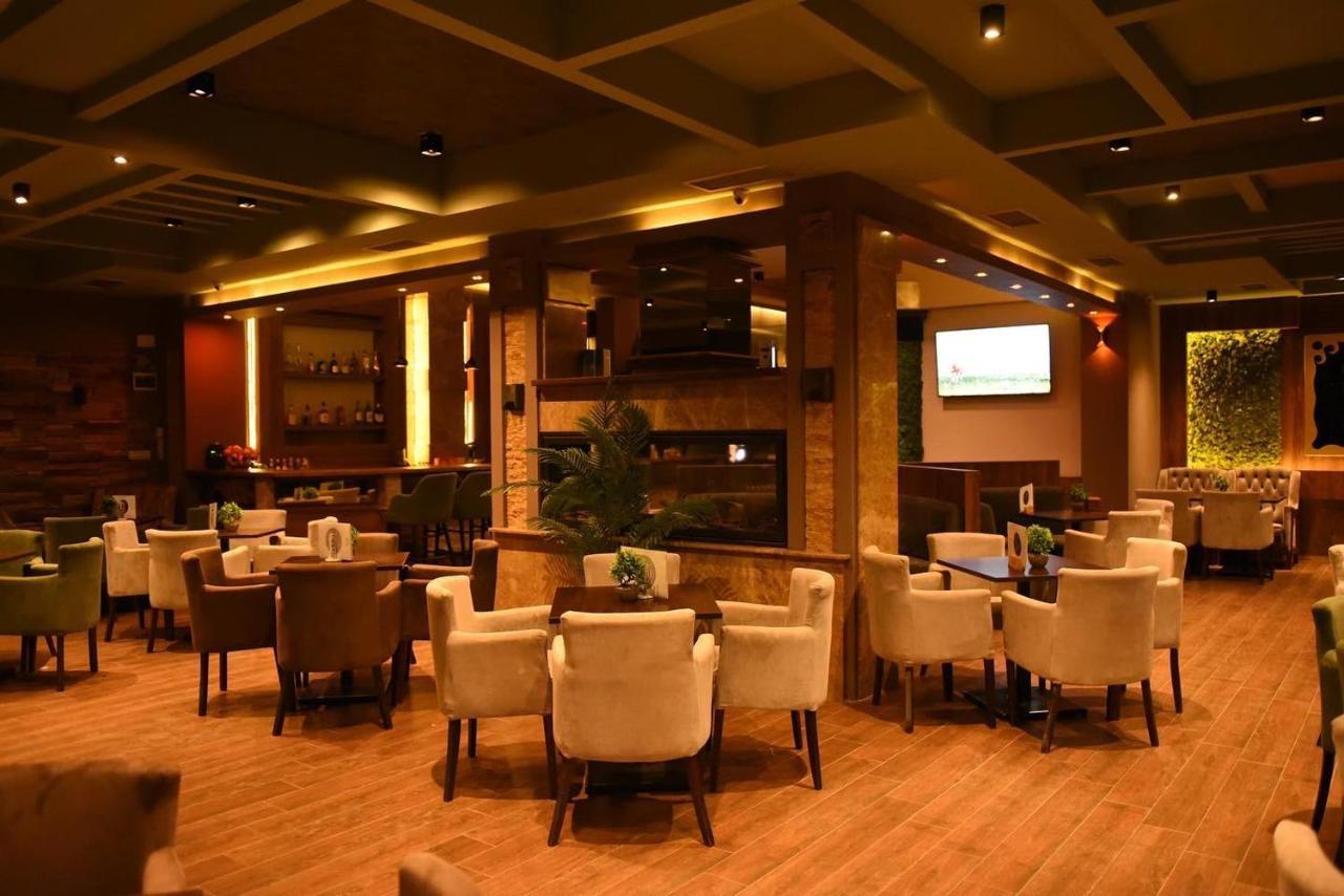 Griffon Bar Food Apartments 스트루가 외부 사진
