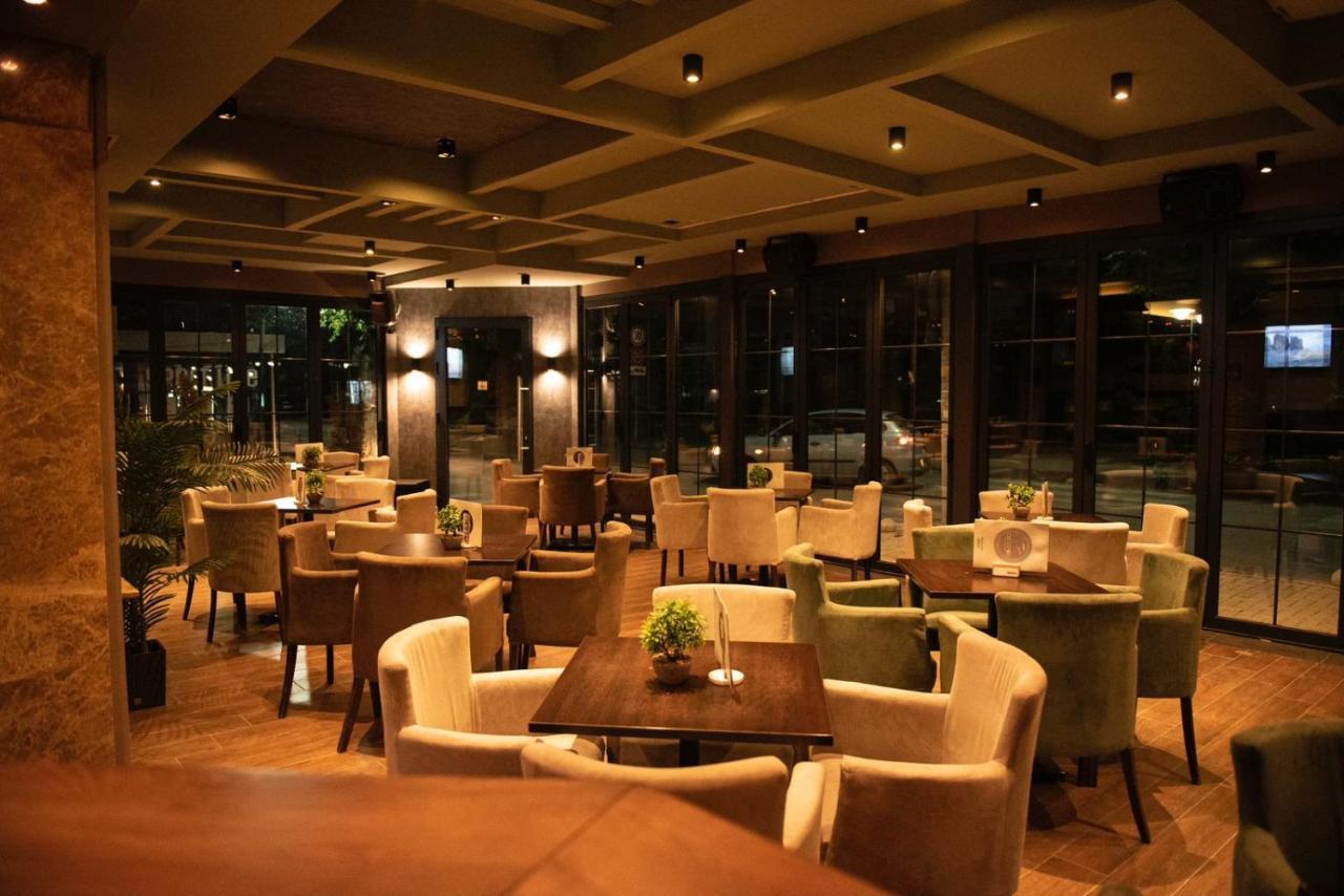 Griffon Bar Food Apartments 스트루가 외부 사진