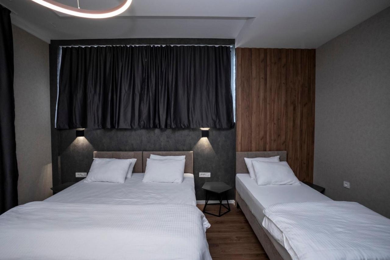 Griffon Bar Food Apartments 스트루가 외부 사진